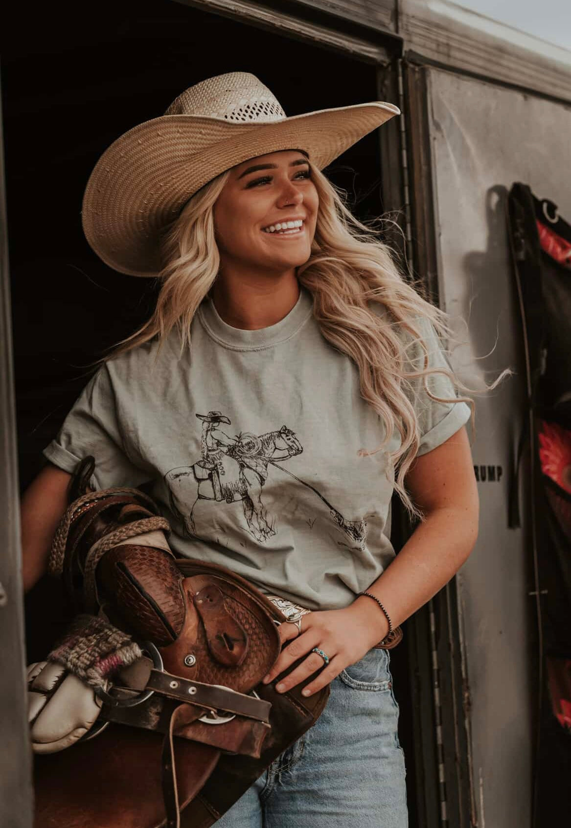 Hold em Western Graphic T-shirt